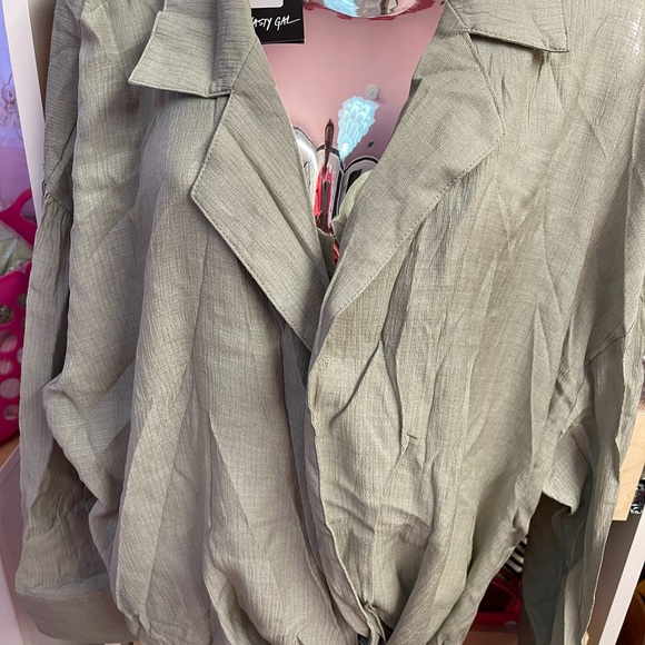 Nasty Gal Oversized Linen Look Wrap Tie Front Shirt NWT Size:4 Colour: Sage - Picture 3 of 4